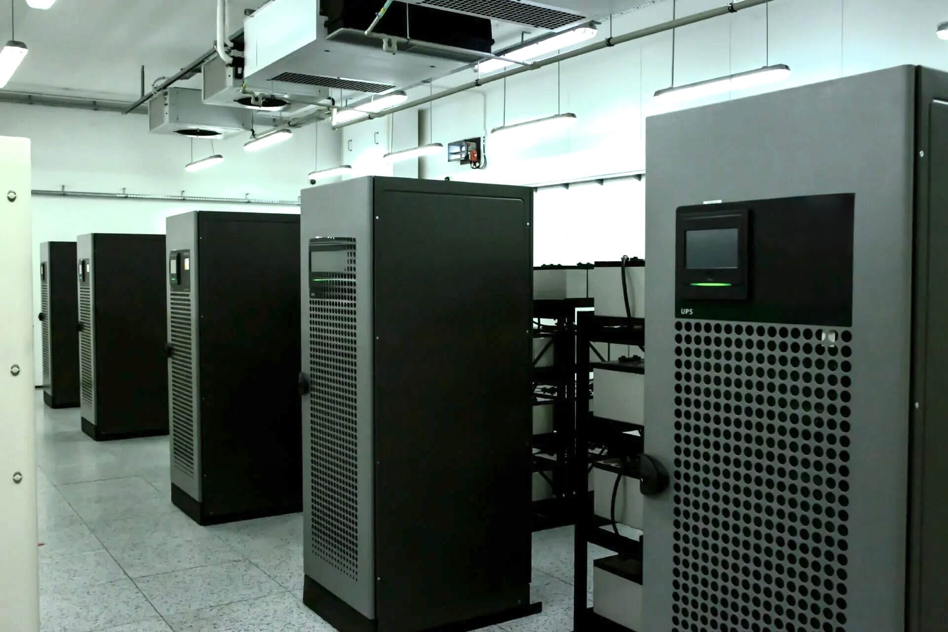 Conversion et qualité de l'énergie - Maintenance onduleurs et systèmes UPS/ASI